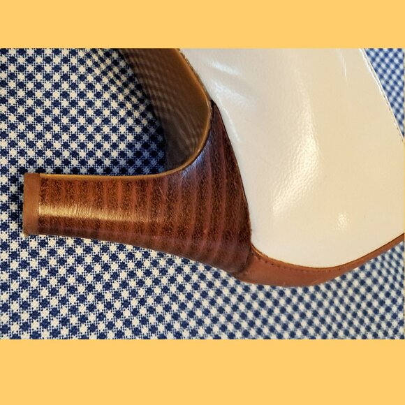 Ralph Lauren White and Tan Heels - Picture 2 of 5